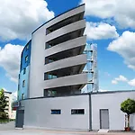 Arena Hotel 3*