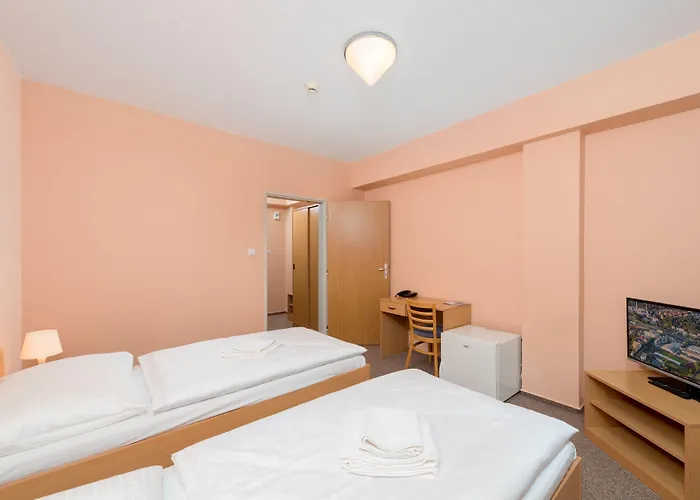 Arena Hotel 3*